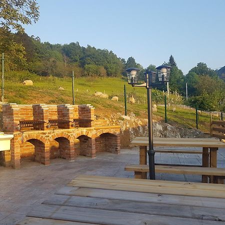 Fuente El Gueeyu Apartment Onís Екстериор снимка